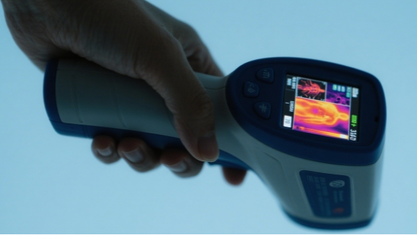 醫(yī)療領(lǐng)域革新應(yīng)用:紅外熱成像儀助力無(wú)創(chuàng)體溫與炎癥監(jiān)測(cè)