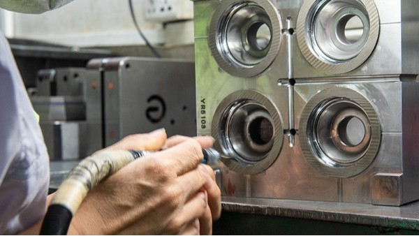 哪里有塑料模具制造廠呢